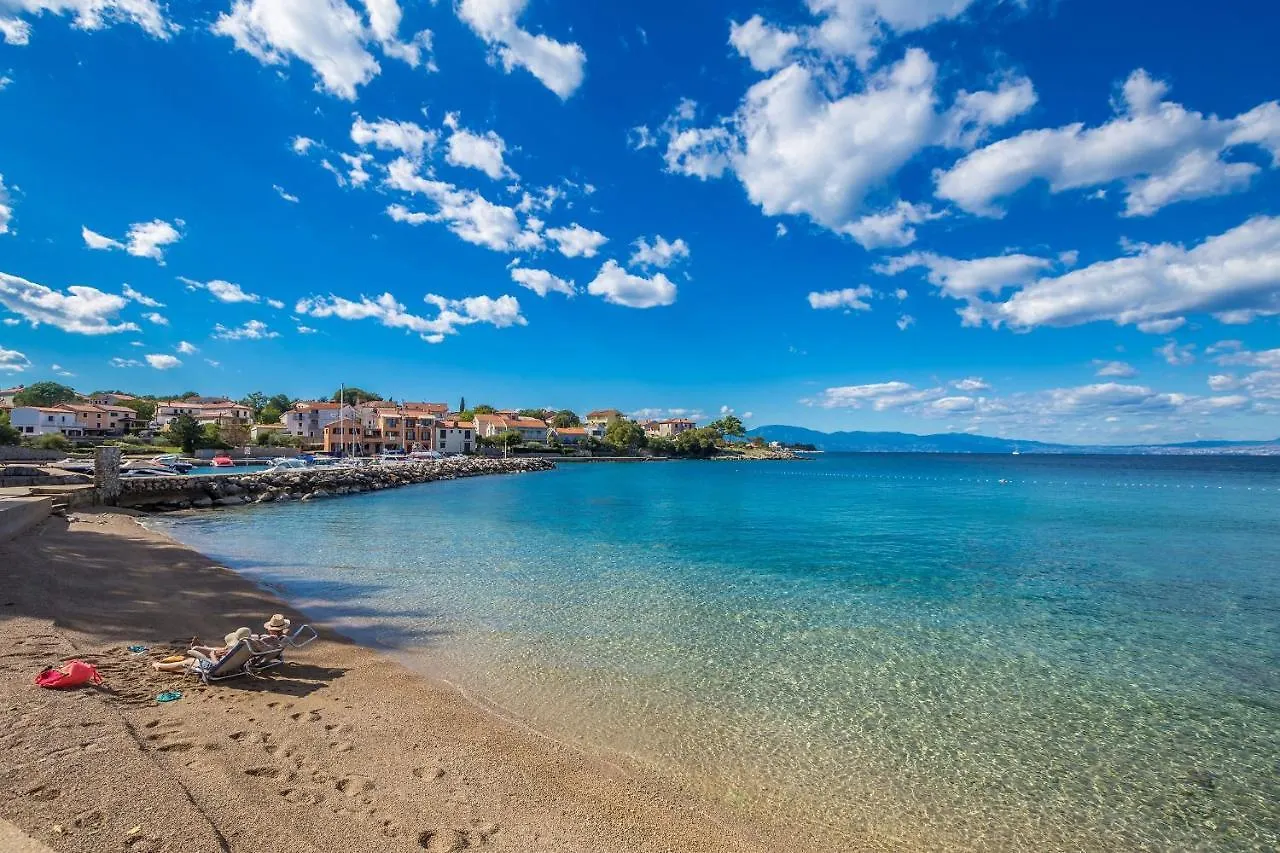 Family Friendly Apartments With A Swimming Pool Vantacici, Krk - 19303 Malinska 0*,