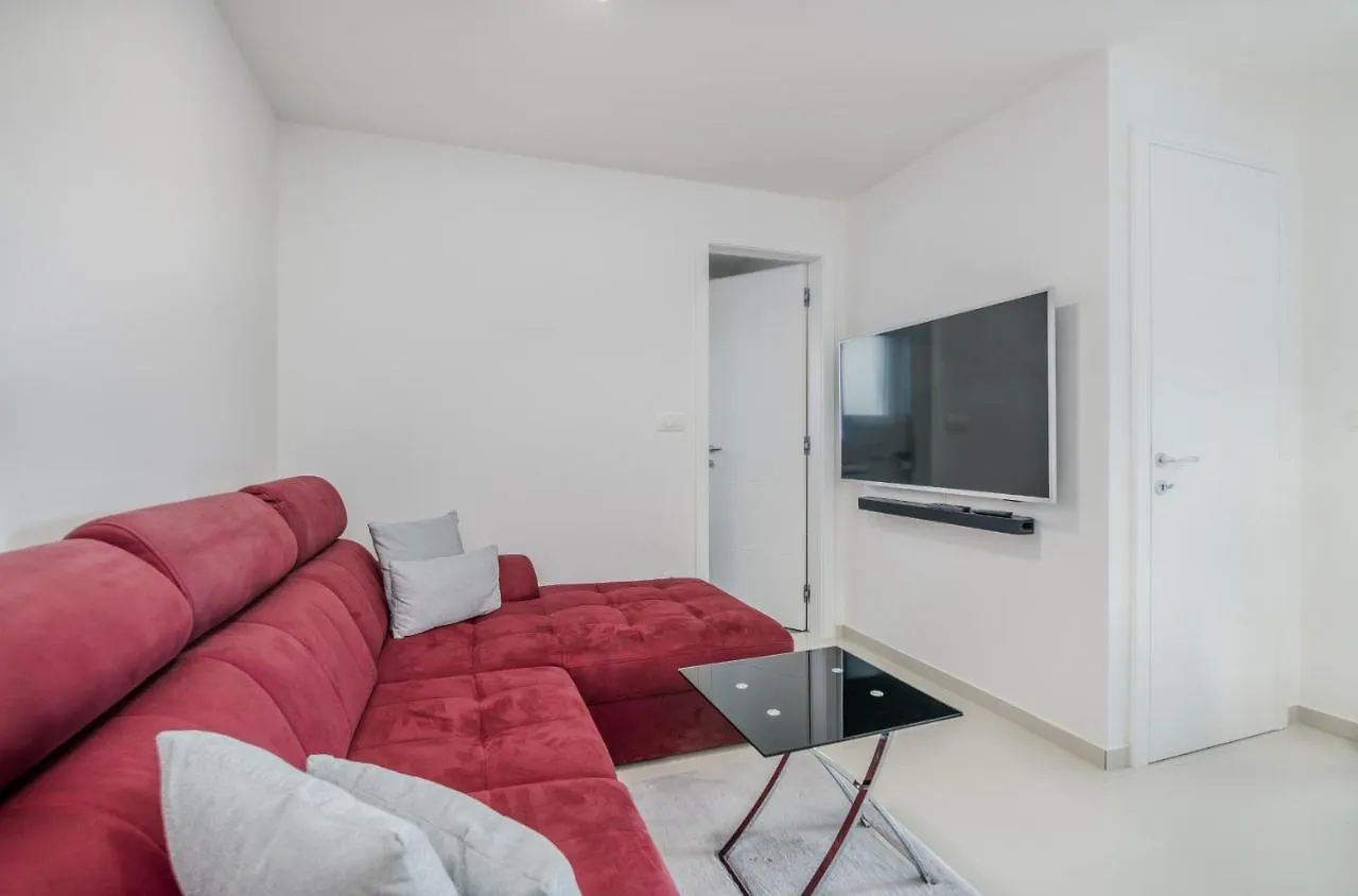 Family Friendly Apartments With A Swimming Pool Vantacici, Krk - 19303 Malinska 0*,  Croatia