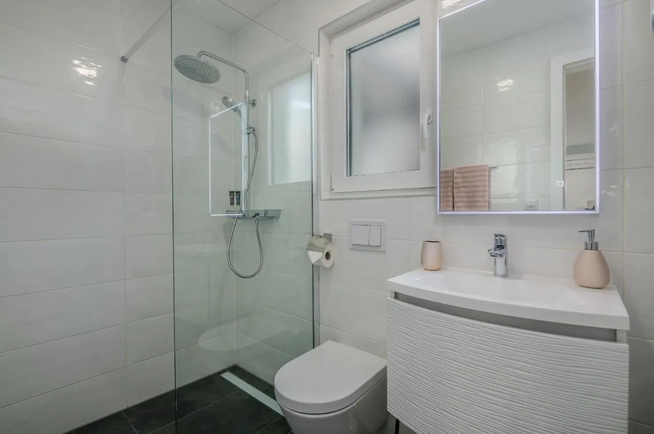 Family Friendly Apartments With A Swimming Pool Vantacici, Krk - 19303 Malinska